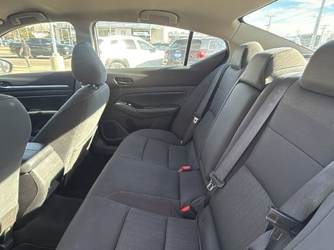 Used 2023 Nissan Altima 2.5 SV image 11