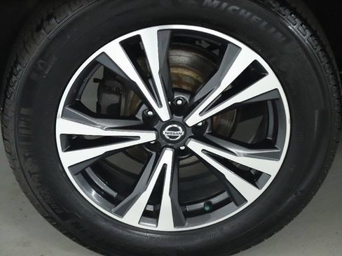 Used 2018 Nissan Rogue SL AWD/4WD image 12