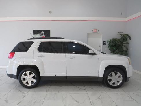 Used 2011 GMC Terrain SLT image 3
