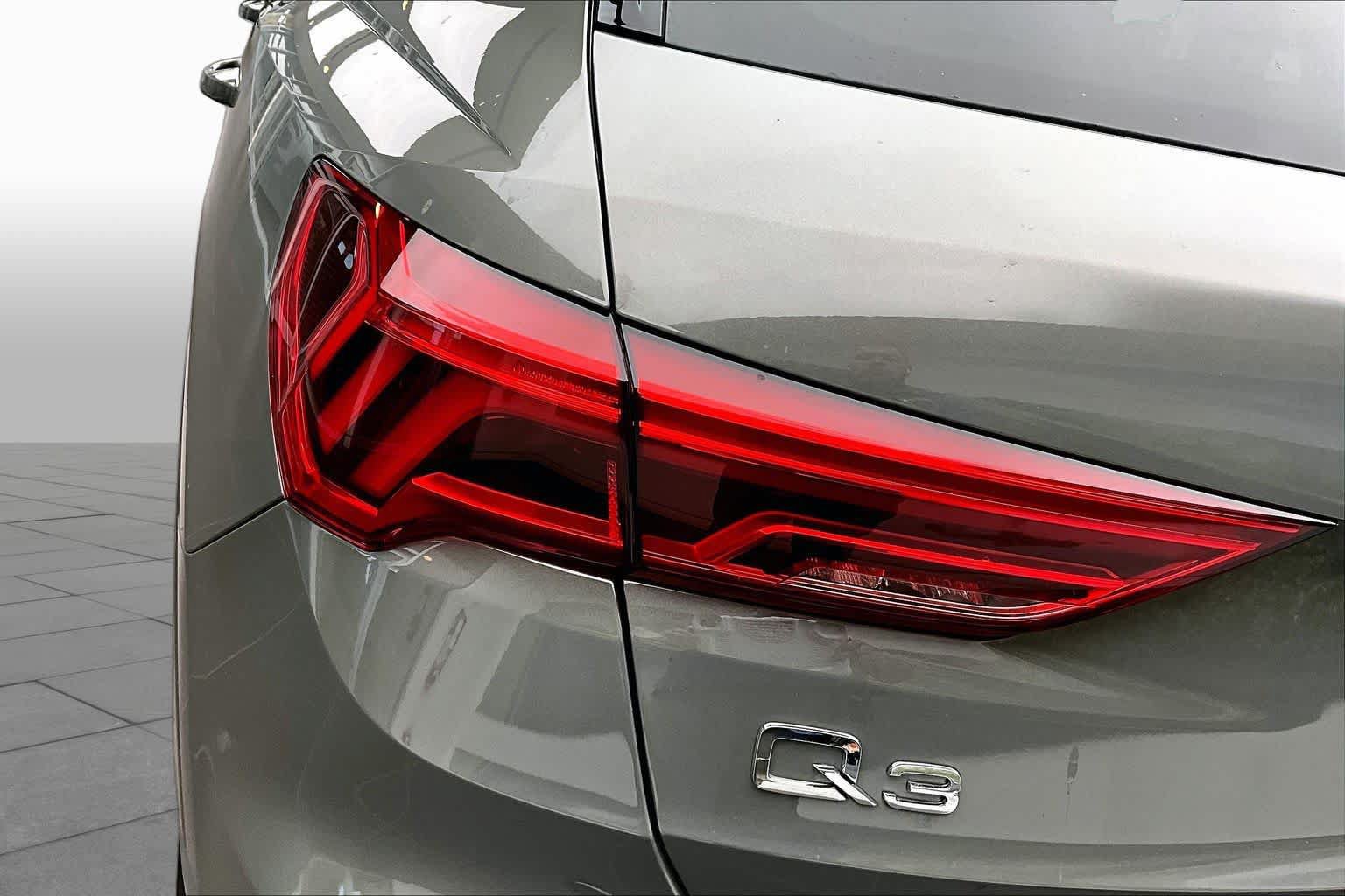 Used 2024 Audi Q3 2.0T Premium AWD/4WD image 28