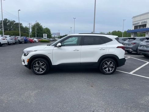 Used 2022 Kia Seltos EX AWD/4WD image 2