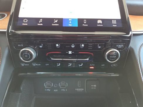Used 2022 Jeep Grand Cherokee Summit AWD/4WD image 22