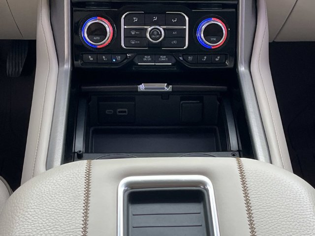 Used 2024 GMC Yukon Denali AWD/4WD image 18