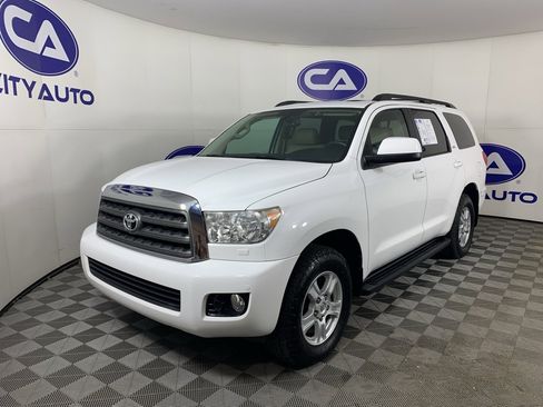 Used 2017 Toyota Sequoia SR5 image 7