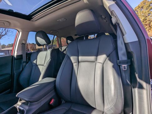 Used 2025 Subaru Outback Touring image 10