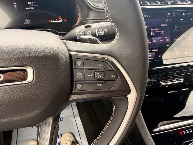 Used 2025 Jeep Grand Cherokee Altitude AWD/4WD image 29