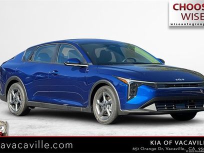 New 2025 Kia K4 LXS