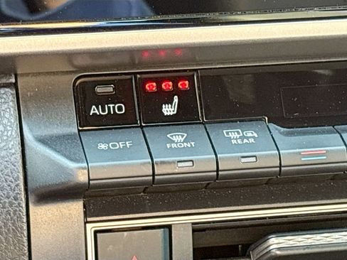 Used 2025 Toyota Camry XSE FWD image 27
