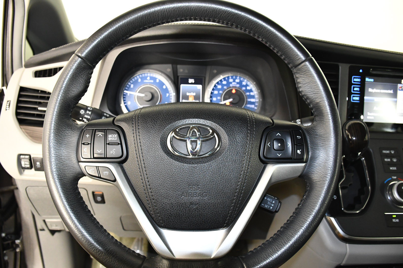 Used 2017 Toyota Sienna XLE Premium AWD/4WD image 19