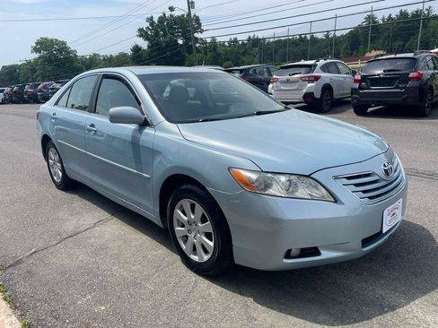 Used 2009 Toyota Camry XLE FWD image 3