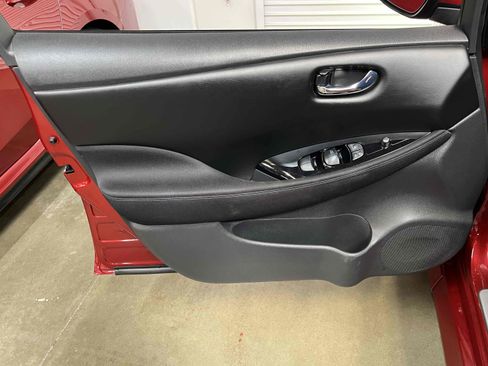 Used 2018 Nissan Leaf SV w/ SV Technology Package FWD image 36