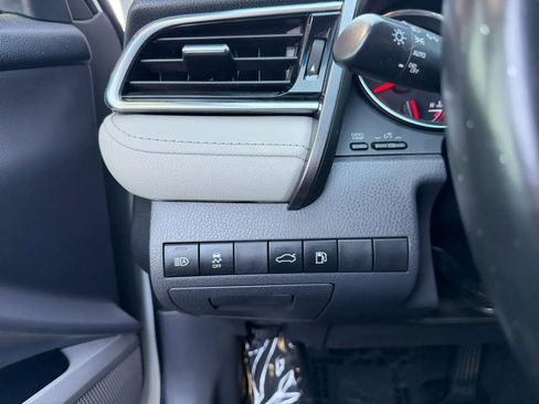 Used 2018 Toyota Camry XSE FWD image 26