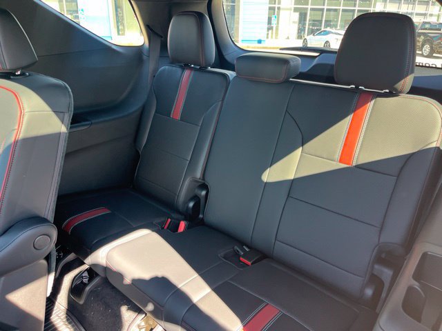 New 2027 Chevrolet Traverse RS w/ LPO, Floor Liner Package FWD image 42