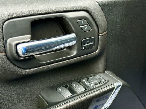 Used 2022 GMC Sierra 2500 AT4 w/ AT4 Preferred Package image 18