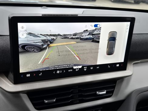 New 2026 Ford Explorer Active RWD image 20