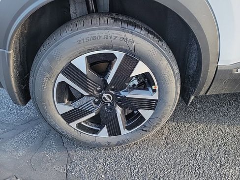 Used 2025 Nissan Kicks SV w/ Charging Package image 10