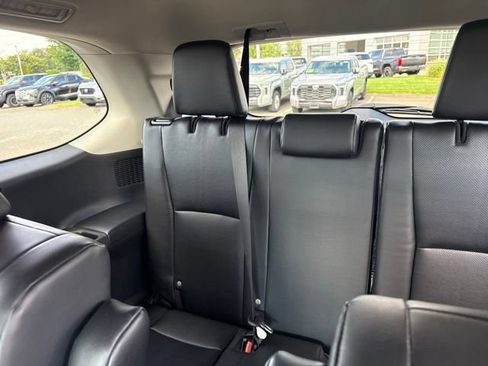Used 2024 Toyota Grand Highlander AWD image 29