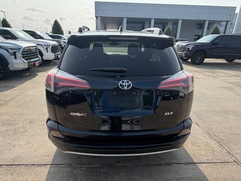 Used 2018 Toyota RAV4 XLE FWD image 6