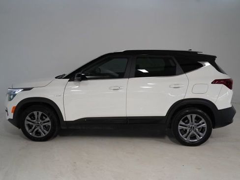 Used 2023 Kia Seltos S image 4