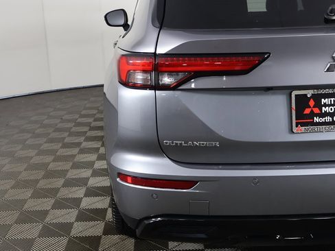 Used 2023 Mitsubishi Outlander SE Black Edition image 16