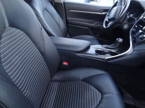 Used 2023 Toyota Camry SE image 8