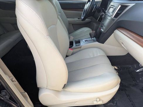 Used 2014 Subaru Outback 2.5i Limited w/ Moonroof Package AWD/4WD image 21