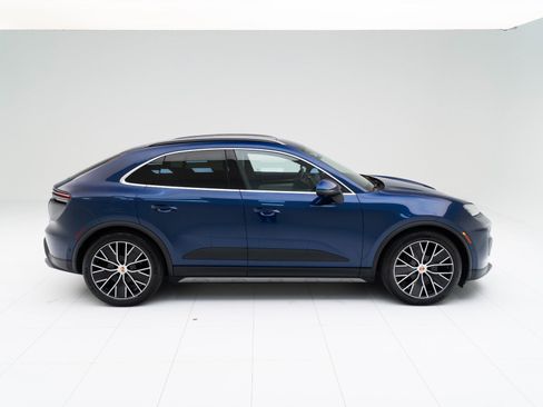 New 2026 Porsche Macan Electric RWD image 8