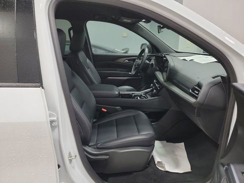 Used 2024 Chevrolet Traverse LT image 23