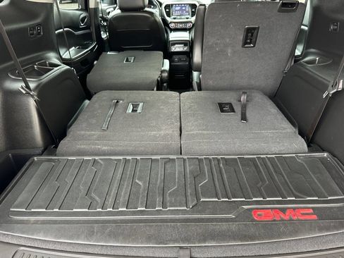 Certified 2023 GMC Acadia SLT w/ Elevation Edition FWD image 18