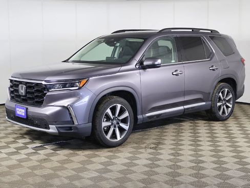 Used 2024 Honda Pilot Touring image 9