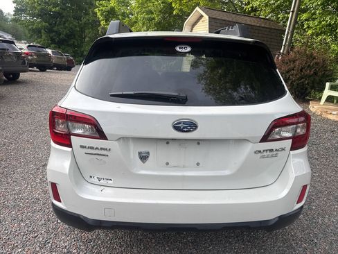 Used 2015 Subaru Outback 2.5i Premium AWD/4WD image 4