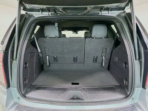 Used 2024 Chevrolet Tahoe LT AWD/4WD image 30