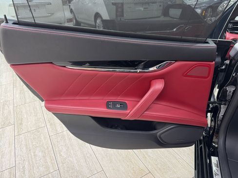 Used 2020 Maserati Quattroporte S image 35