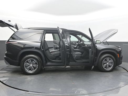 Certified 2026 Chevrolet Traverse LT FWD image 49