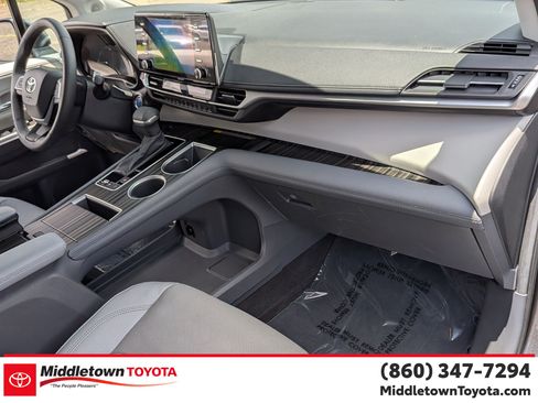 Certified 2024 Toyota Sienna Limited AWD/4WD image 38
