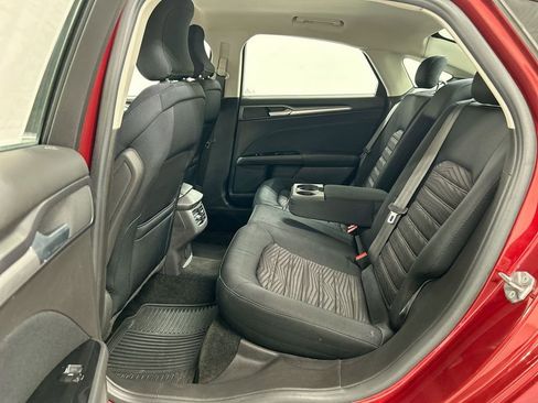 Used 2016 Ford Fusion SE image 19