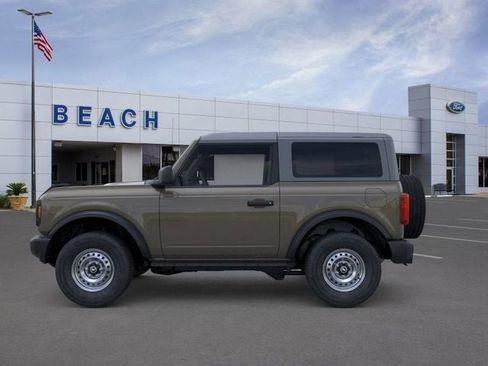 New 2025 Ford Bronco Base image 3