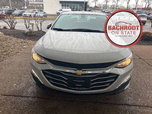 Used 2022 Chevrolet Malibu LT image 2