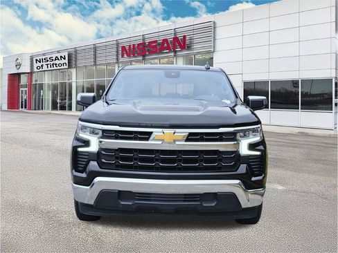 Used 2025 Chevrolet Silverado 1500 LT RWD image 2