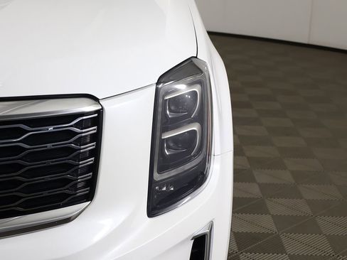 Used 2020 Kia Telluride SX w/ SX Prestige Package image 19