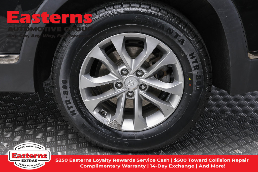 Used 2019 Hyundai Santa Fe SE FWD image 9