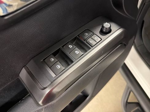 Used 2020 Toyota Tacoma TRD Sport AWD/4WD image 24