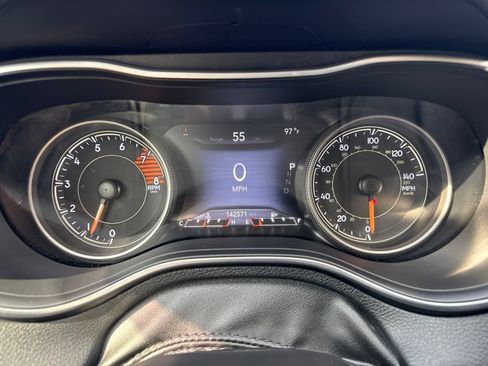 Used 2019 Jeep Cherokee Trailhawk w/ Cold Weather Group AWD/4WD image 29