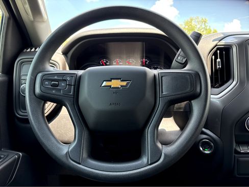 Used 2025 Chevrolet Silverado 1500 Custom image 14