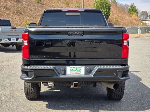 Used 2021 Chevrolet Silverado 2500 LT w/ Midnight Edition image 16