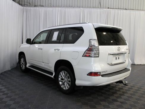 Used 2014 Lexus GX 460 image 4