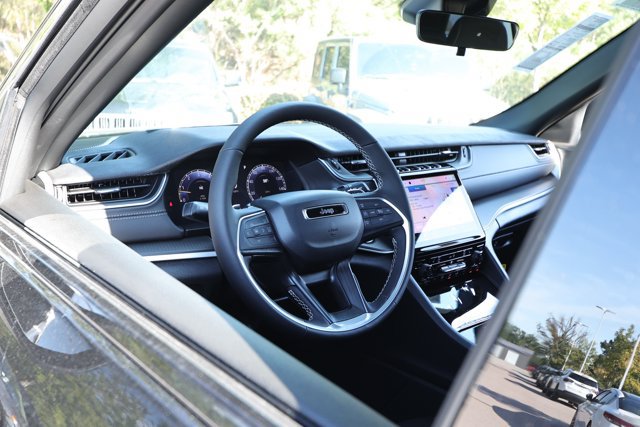 New 2027 Jeep Grand Cherokee Laredo X RWD image 25