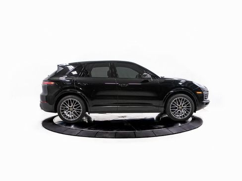 Certified 2023 Porsche Cayenne image 8