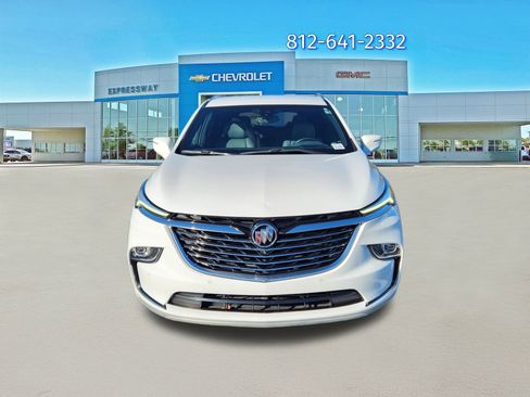 Used 2024 Buick Enclave Premium image 2