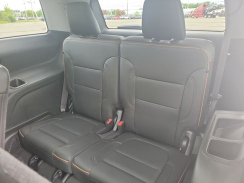 Used 2023 GMC Acadia AT4 w/ Technology Package AWD/4WD image 17